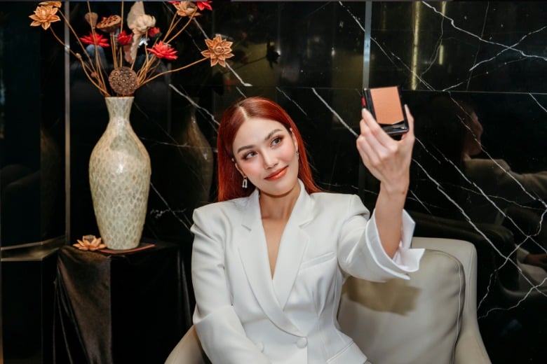 lan_khue_-_vertu_-_5_5f3cd96d97ff470da4018d683bf5753b-1