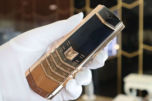 tai-sao-dien-thoai-vertu-dat-didongviet-5_41611e776bb644b880bafae08460dad6_grande