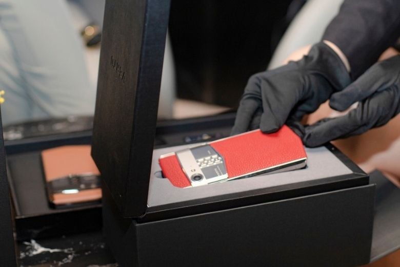 vertu-3_6faabb1a29a2401b88e77bd357172ee9