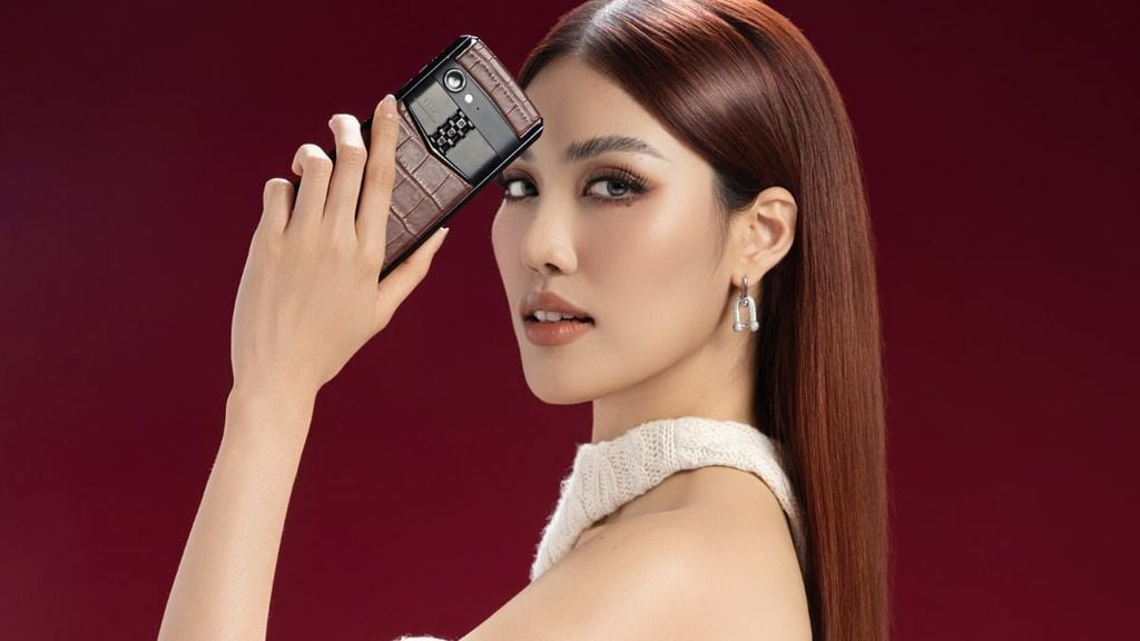 Siêu Mẫu Lan Khuê chính thức là đại sứ thương hiệu Vertu tại Việt Nam