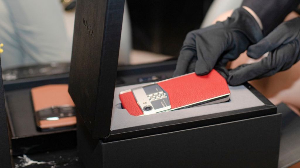 Trải Nghiệm Giao Hàng Đẳng Cấp 5 Sao Từ Vertu Việt Nam